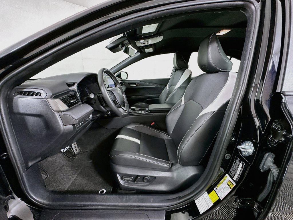 Used 2025 Toyota Camry SE FWD image 20