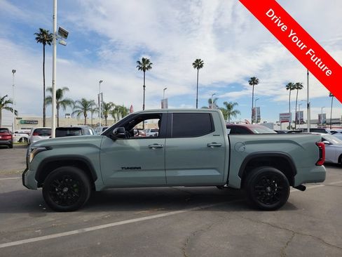 Used 2025 Toyota Tundra Limited AWD/4WD image 39