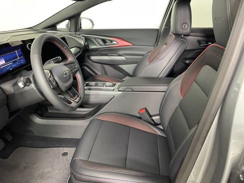 Certified 2026 Chevrolet Equinox EV RS FWD image 2