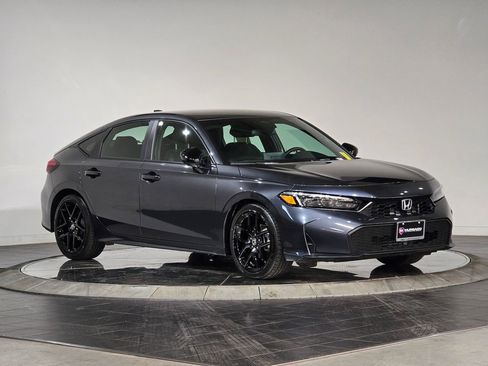 Used 2025 Honda Civic Sport image 2