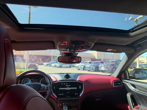 Used 2021 Maserati Ghibli S GranSport image 8