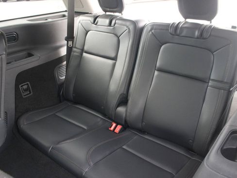 Used 2025 Lincoln Aviator Reserve w/ Equipment Group 201A AWD/4WD image 33