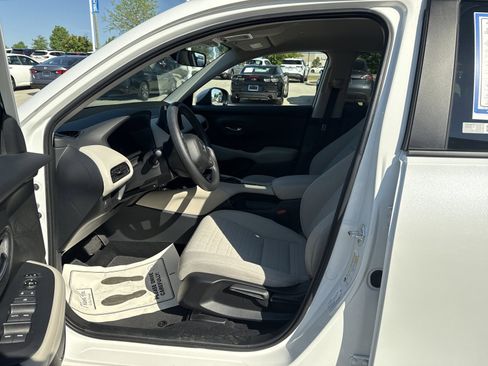 Used 2026 Honda HR-V LX image 12