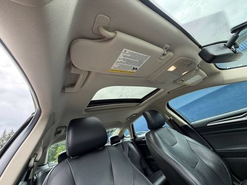 Used 2017 Ford Fusion Titanium FWD image 27