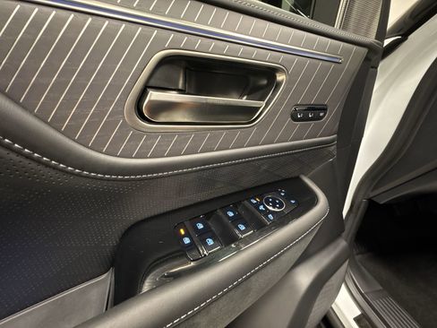 New 2026 INFINITI QX80 Autograph w/ Premium Cargo Package image 13