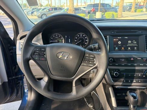 Used 2017 Hyundai Sonata SE w/ Cargo Package FWD image 10