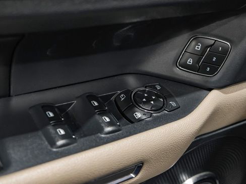 Used 2022 Ford Expedition Max Limited image 45