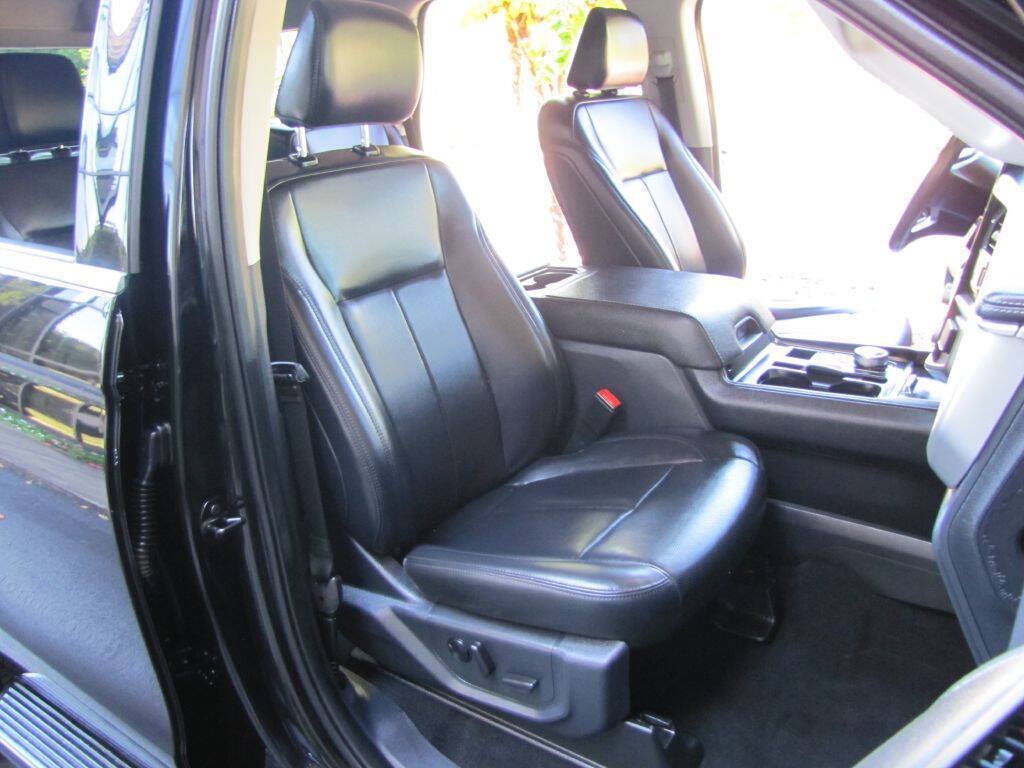 Used 2024 Ford Expedition XLT RWD image 21
