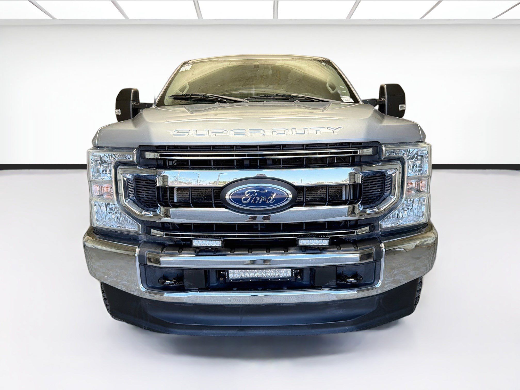 Used 2022 Ford F250 XLT AWD/4WD image 2