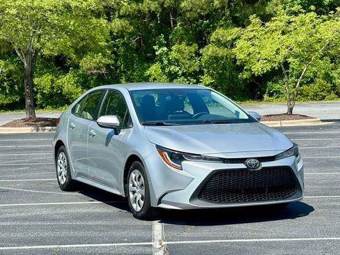 Used 2020 Toyota Corolla LE FWD image 11