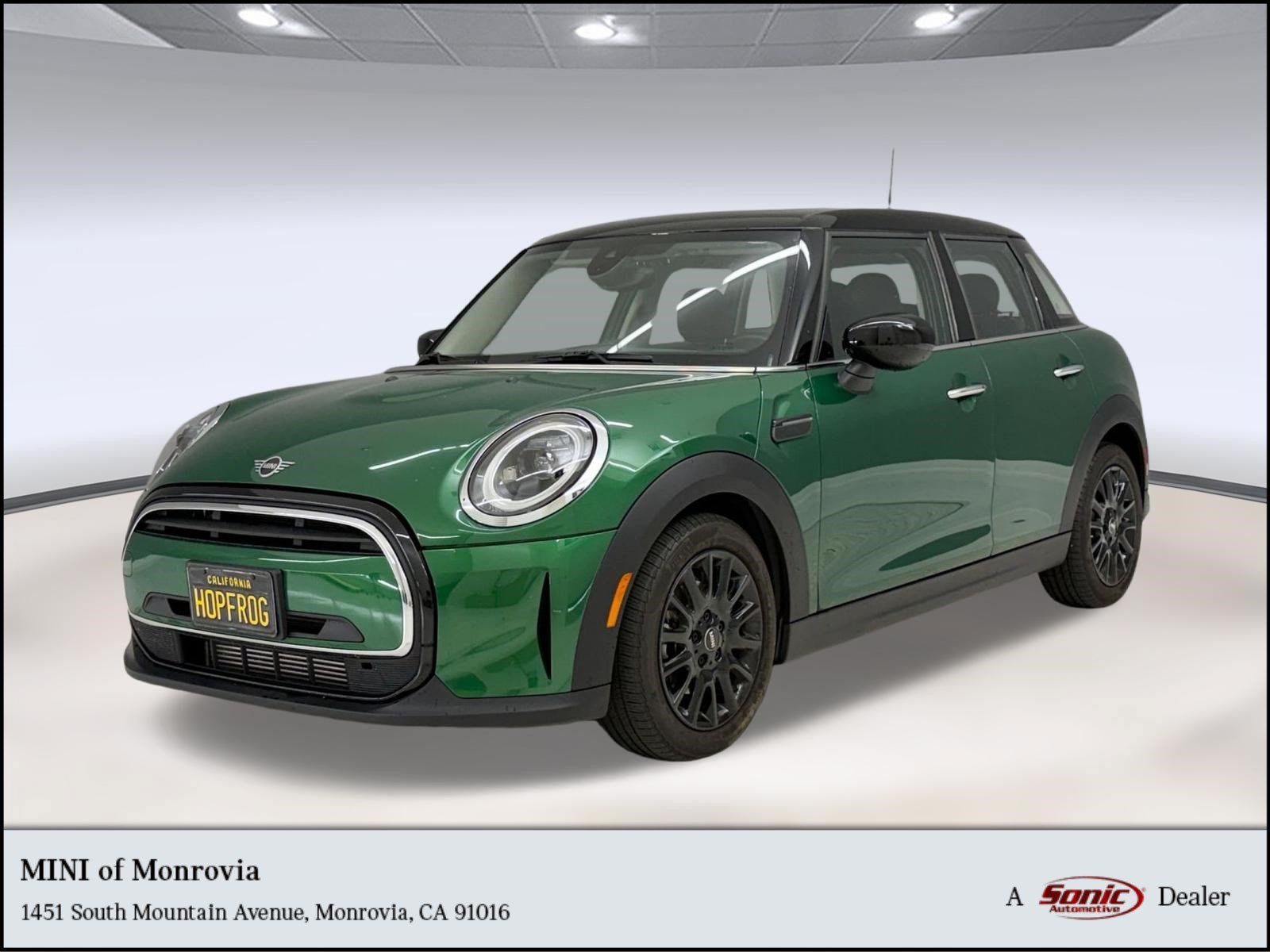 Used 2023 MINI Cooper 4-Door Hardtop FWD image 1