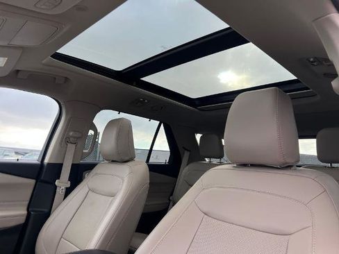 Certified 2023 Ford Explorer Limited w/ Limited Technology Package image 27
