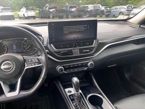 Used 2024 Nissan Altima 2.5 SR w/ SR Premium Package FWD image 18