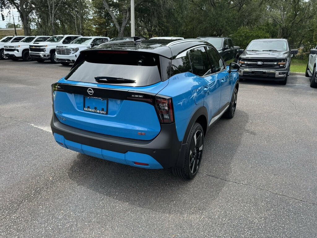 Used 2025 Nissan Kicks SR FWD image 4