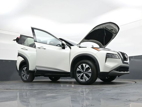 Used 2021 Nissan Rogue SV image 45