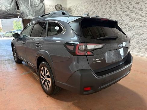 Used 2023 Subaru Outback Premium AWD/4WD image 5