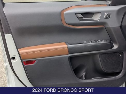 Used 2024 Ford Bronco Sport Outer Banks w/ Tech Package AWD/4WD image 11