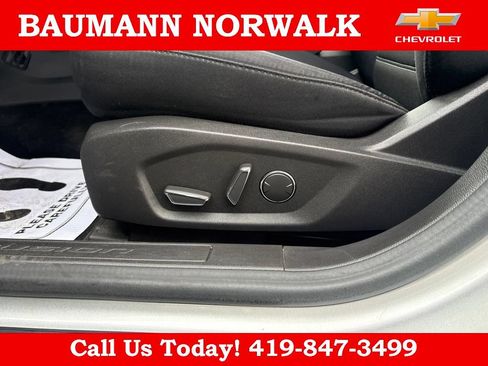 Used 2015 Ford Fusion SE FWD image 16