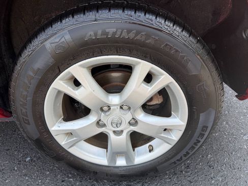 Used 2011 Toyota RAV4 4WD w/ Upgrade Value Pkg image 12