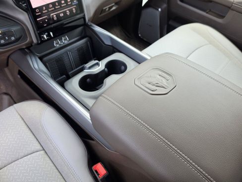 New 2026 RAM 2500 Laramie AWD/4WD image 22