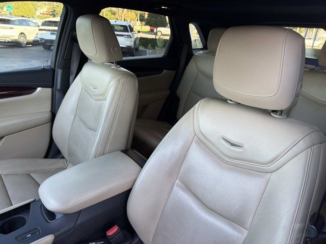 Used 2017 Cadillac XT5 Luxury w/ Driver Awareness Package FWD image 13