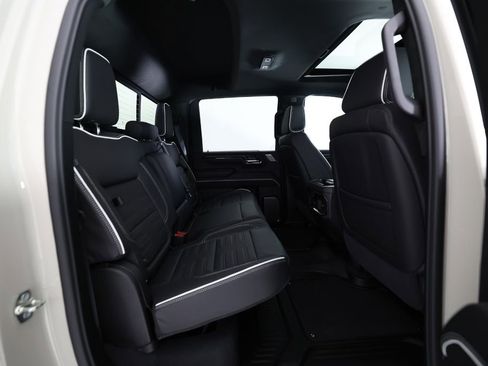 Used 2026 GMC Sierra 2500 AT4X image 12