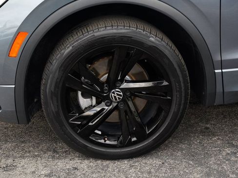 Used 2024 Volkswagen Tiguan SE R-Line FWD image 13