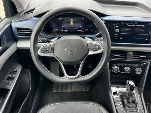 Used 2023 Volkswagen Taos SE w/ Black Wheel Package FWD image 14