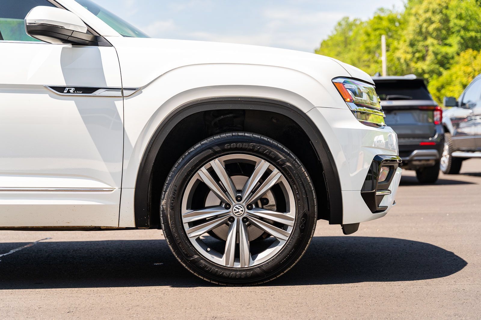 Used 2019 Volkswagen Atlas SE w/ Panoramic Sunroof Package FWD image 9