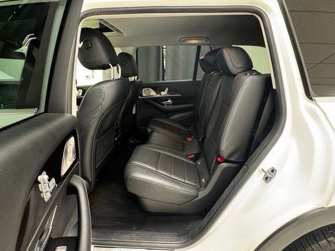 Used 2022 Mercedes-Benz GLS 450 4MATIC image 12