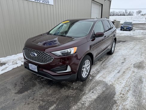 Used 2024 Ford Edge SEL image 2