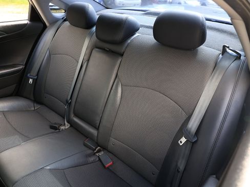 Used 2013 Hyundai Sonata SE w/ Navigation & Sunroof Pkg image 10