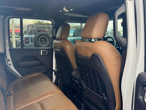 Used 2022 Jeep Wrangler Unlimited Rubicon 4xe w/ Cold Weather Group image 10