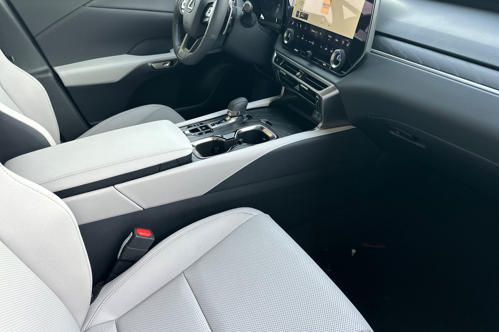 New 2026 Lexus RX 350h w/ Convenience Package AWD/4WD image 16