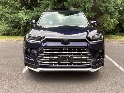 Used 2025 Toyota Grand Highlander AWD Hybrid image 22