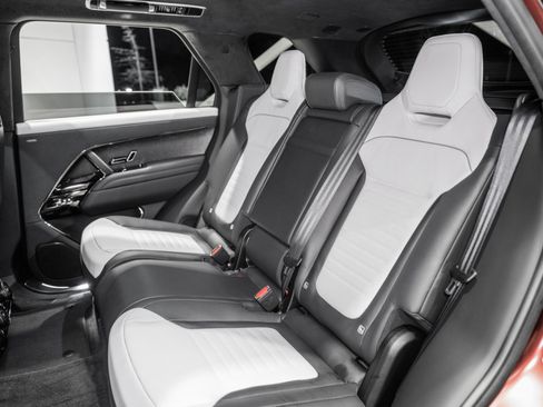 Used 2025 Land Rover Range Rover Sport SV Edition Two image 21