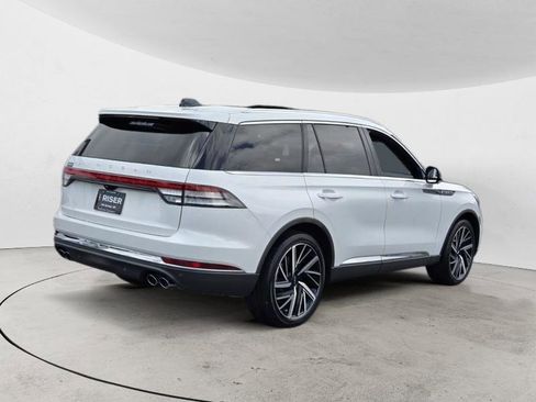 Used 2025 Lincoln Aviator Reserve w/ Equipment Group 201A AWD/4WD image 3