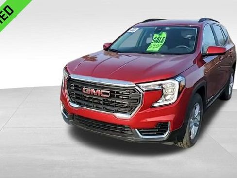 Certified 2023 GMC Terrain SLE w/ Driver Convenience Package image 4