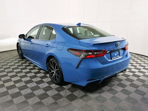 Used 2023 Toyota Camry SE w/ Convenience Package image 5