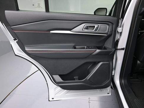 New 2026 Ford Explorer ST-Line w/ ST-Line Street Pack RWD image 21