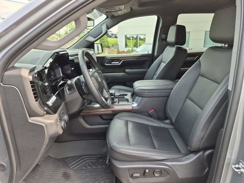 Used 2024 Chevrolet Silverado 1500 LT Trail Boss w/ Convenience Package II AWD/4WD image 21