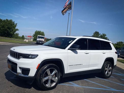 Used 2021 Jeep Grand Cherokee L Limited AWD/4WD image 17