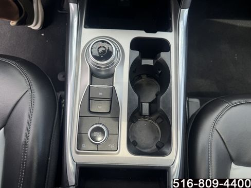 Used 2022 Ford Explorer XLT w/ Equipment Group 202A AWD/4WD image 21