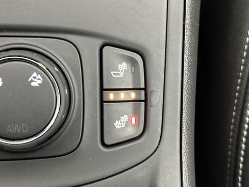 Certified 2024 GMC Terrain SLT image 28