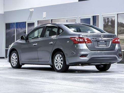 Used 2019 Nissan Sentra SV FWD image 3