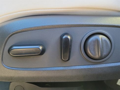 Used 2024 Buick Encore GX Avenir w/ Avenir Convenience Package image 18