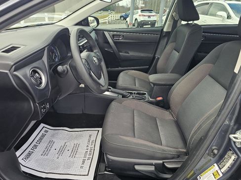 Used 2019 Toyota Corolla LE image 3