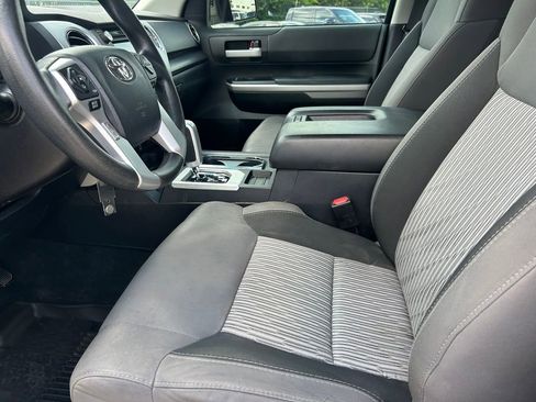 Used 2017 Toyota Tundra SR5 w/ SR5 Upgrade Package AWD/4WD image 11