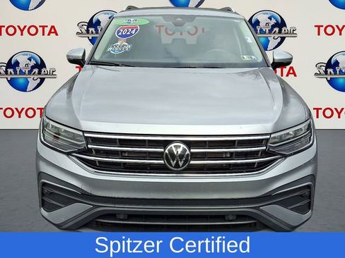Used 2024 Volkswagen Tiguan SE image 2