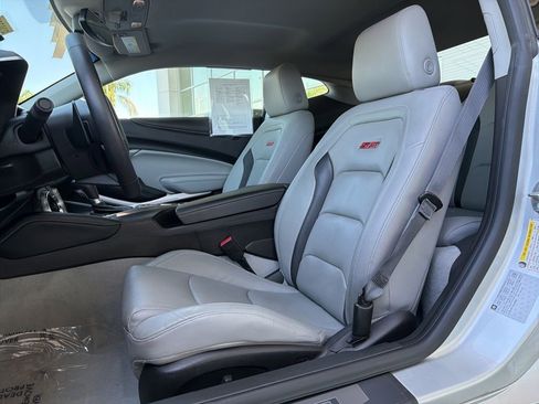 Used 2016 Chevrolet Camaro SS RWD image 12